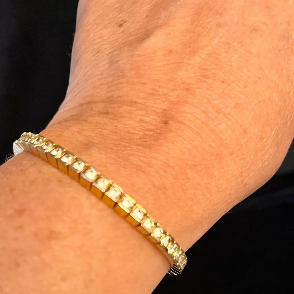 Premier Designs
Gold Color Rhinestone Adjustable Tennis Bracelet Fringe Gift VTG - Picture 14 of 17